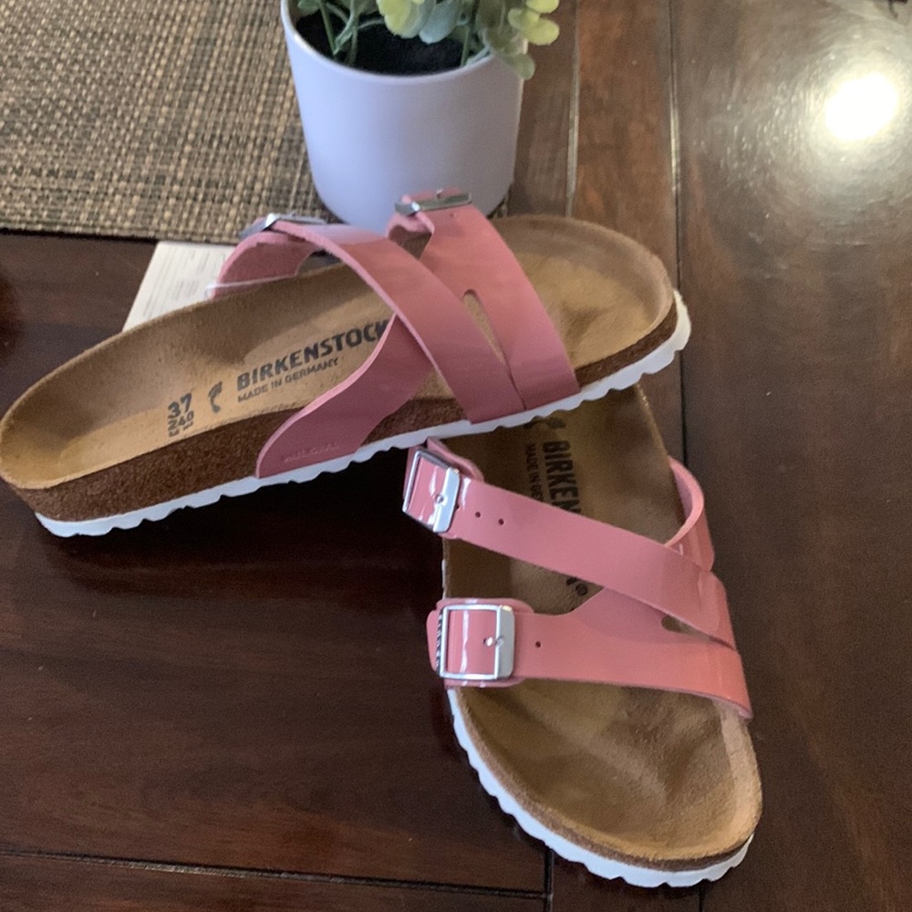 Brand new pink Birks Birkenstock sandals 37